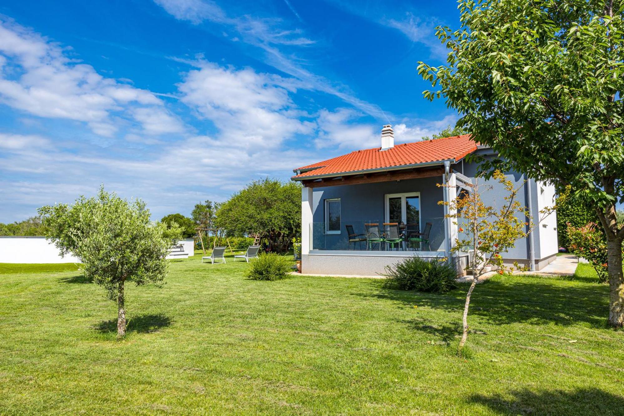 Vikendica House Mirna With Swimming Pool And Jacuzzi